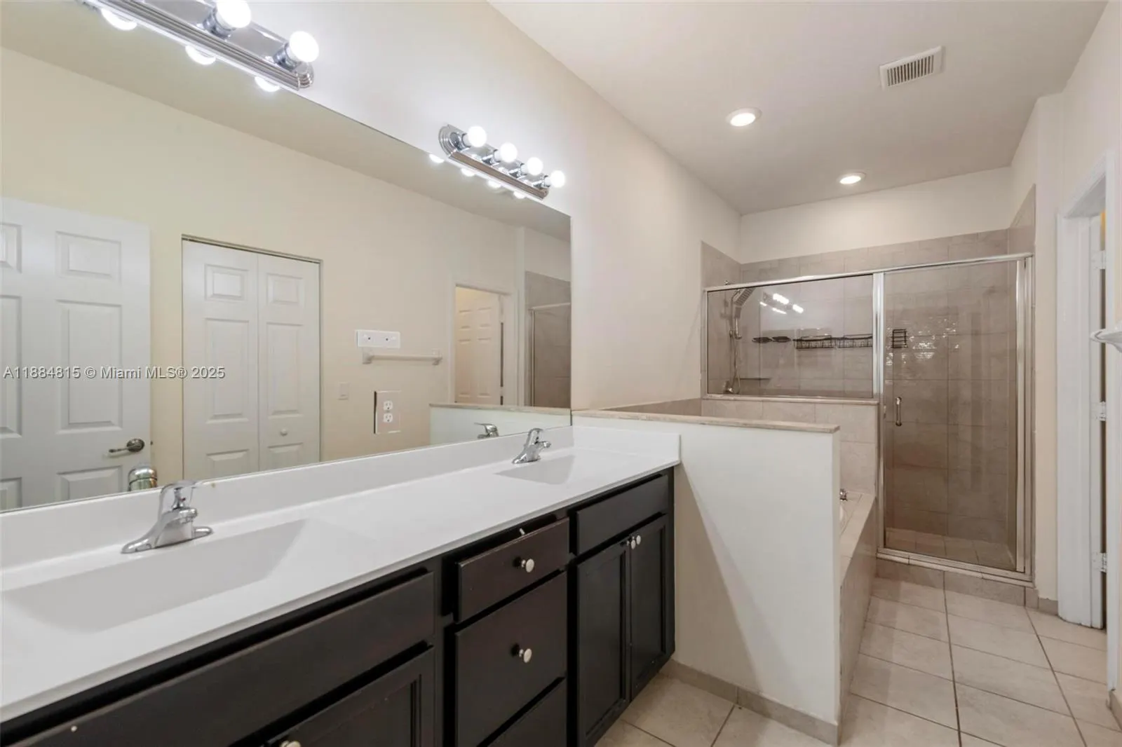 158 NE 23rd Ter