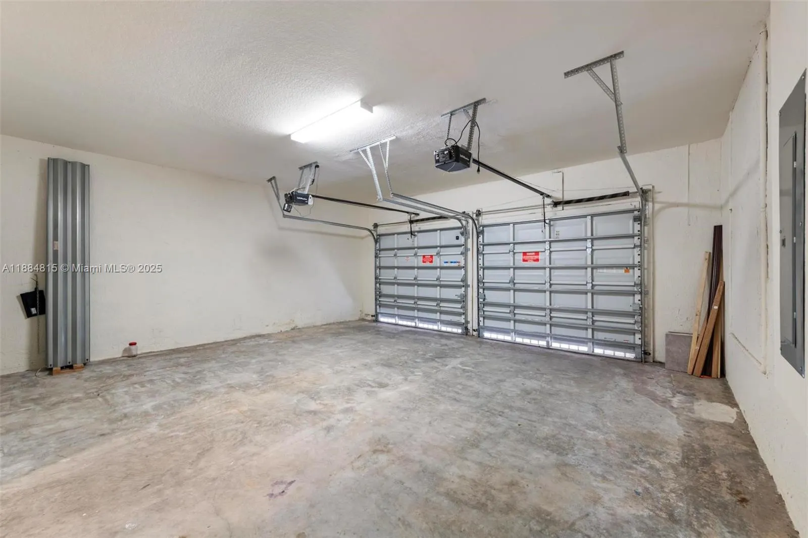 158 NE 23rd Ter
