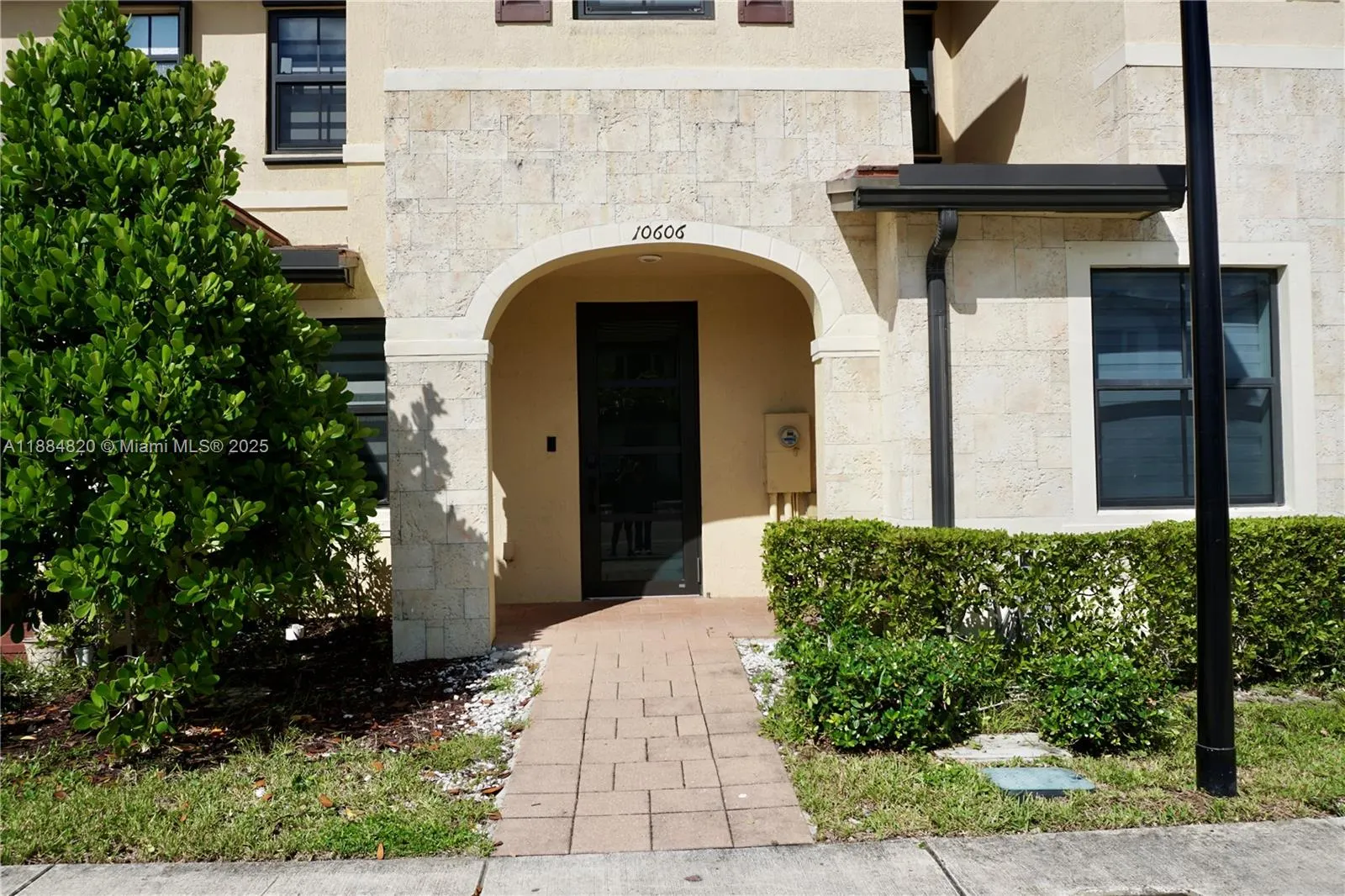 10606 W 33rd Ct, #10606