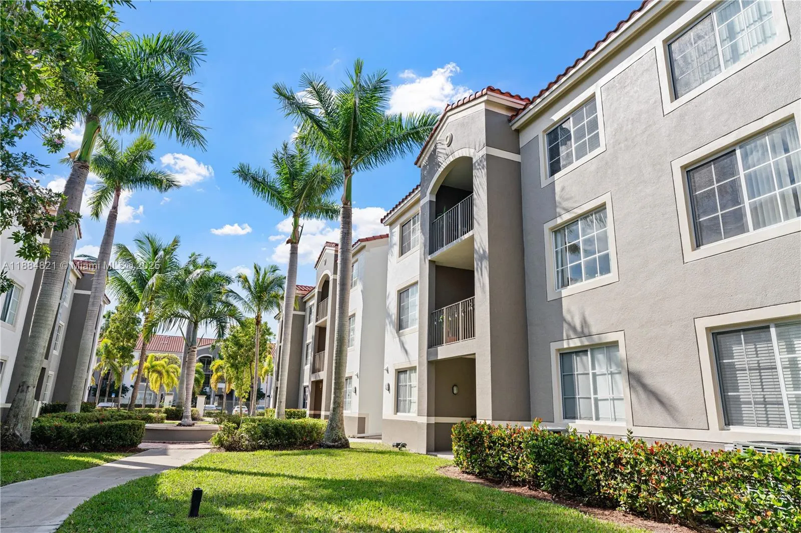 6851 SW 44th St, #309
