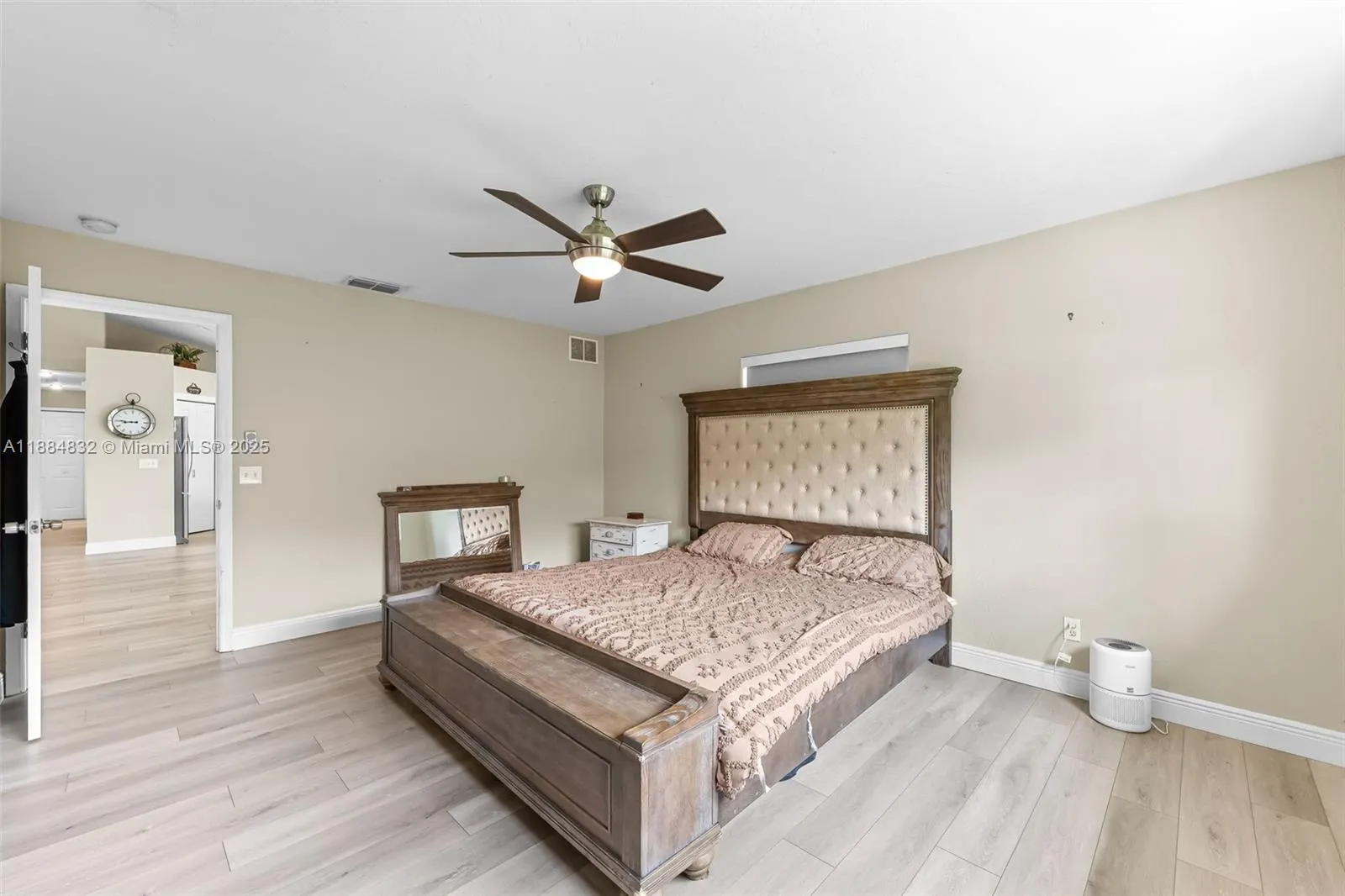 2335 SW 27 ST