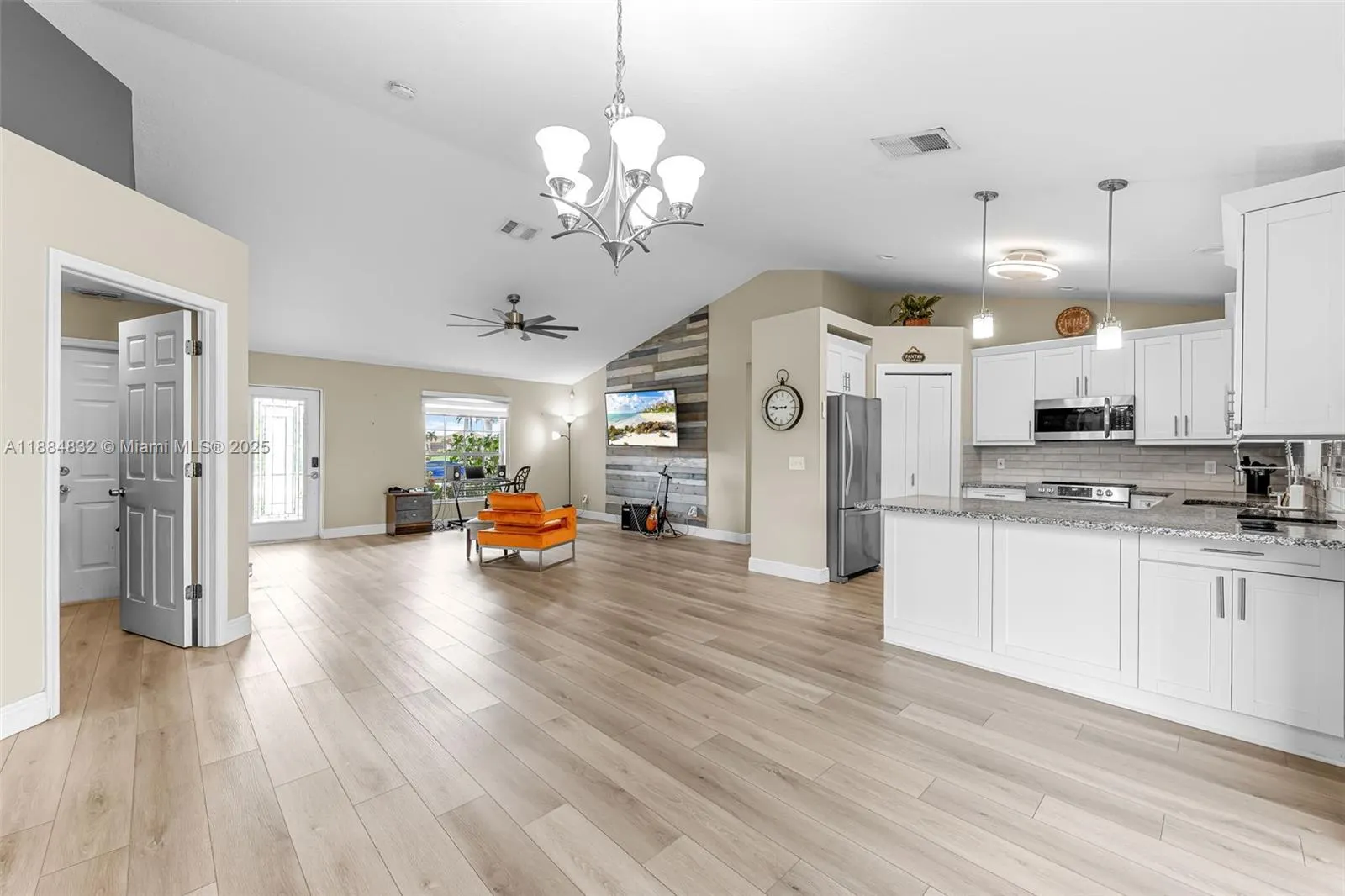 2335 SW 27 ST