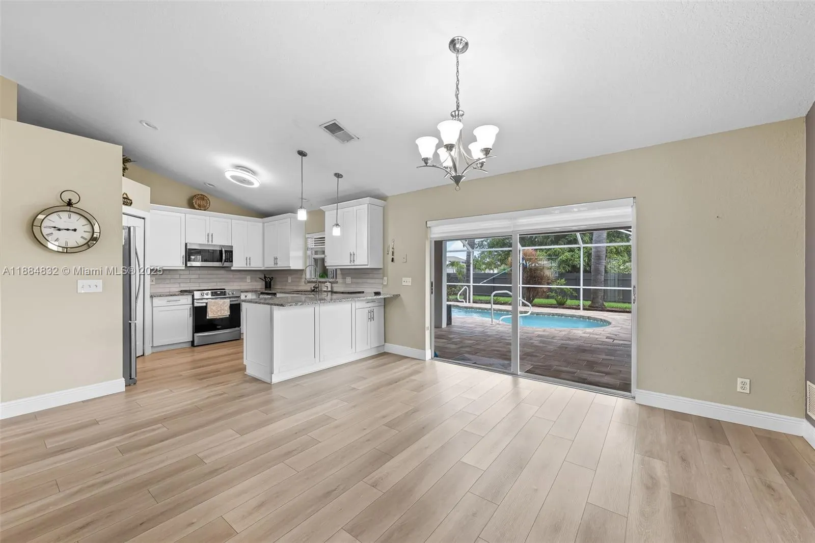 2335 SW 27 ST