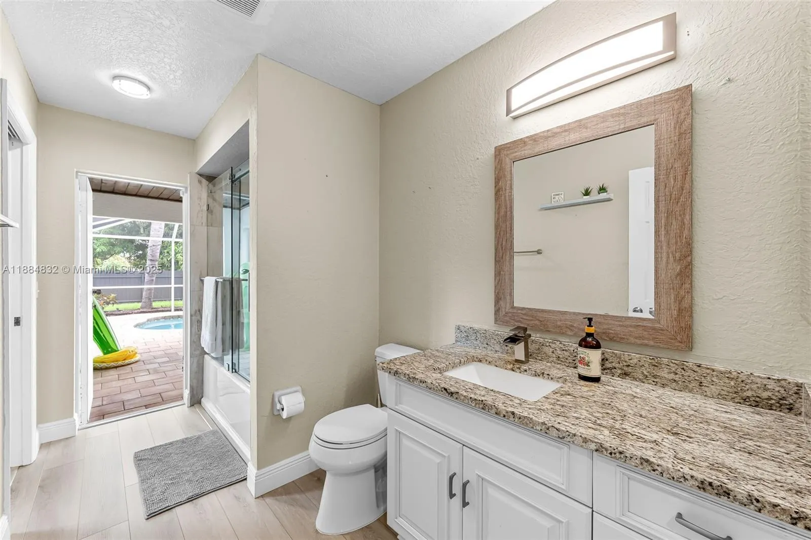 2335 SW 27 ST