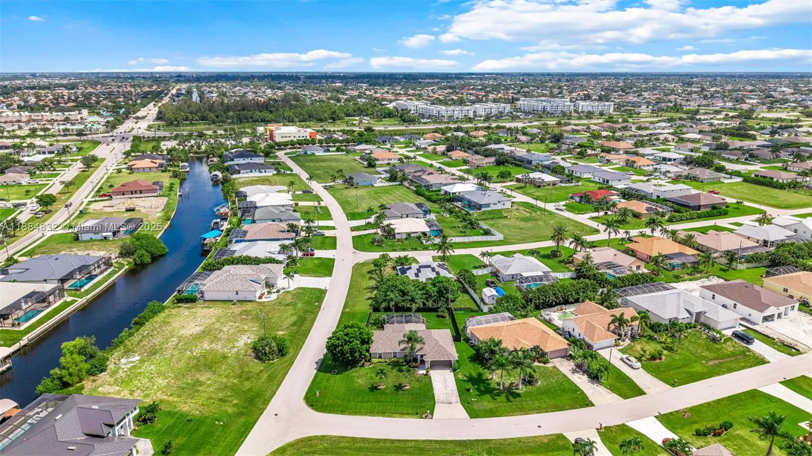 2335 SW 27 ST