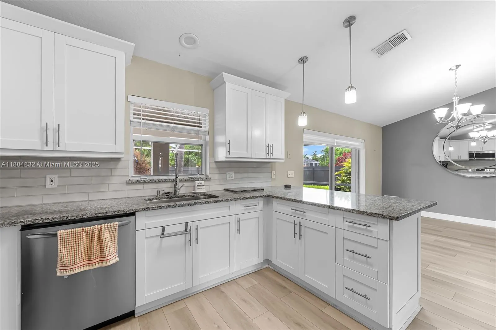 2335 SW 27 ST