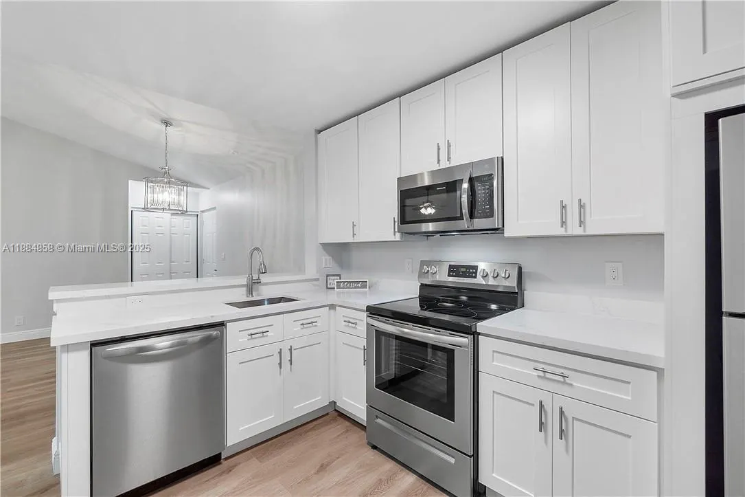 5861 Riverside Dr, #205A2