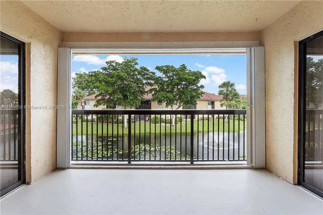 5861 Riverside Dr, #205A2