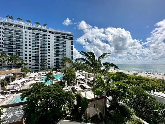2301 Collins Ave, #511