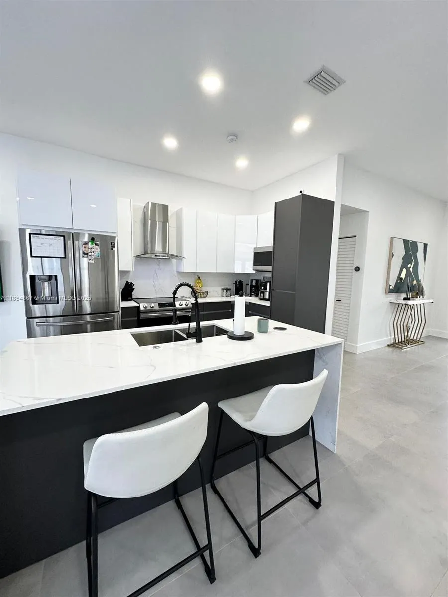 800 Tanglewood Cir