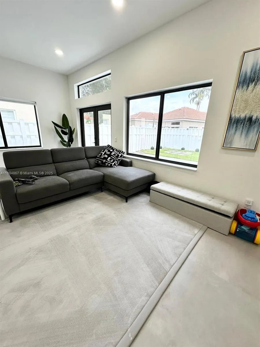 800 Tanglewood Cir