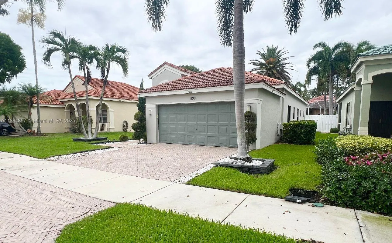 800 Tanglewood Cir