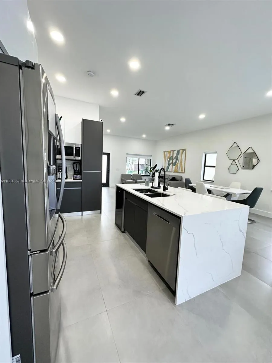 800 Tanglewood Cir