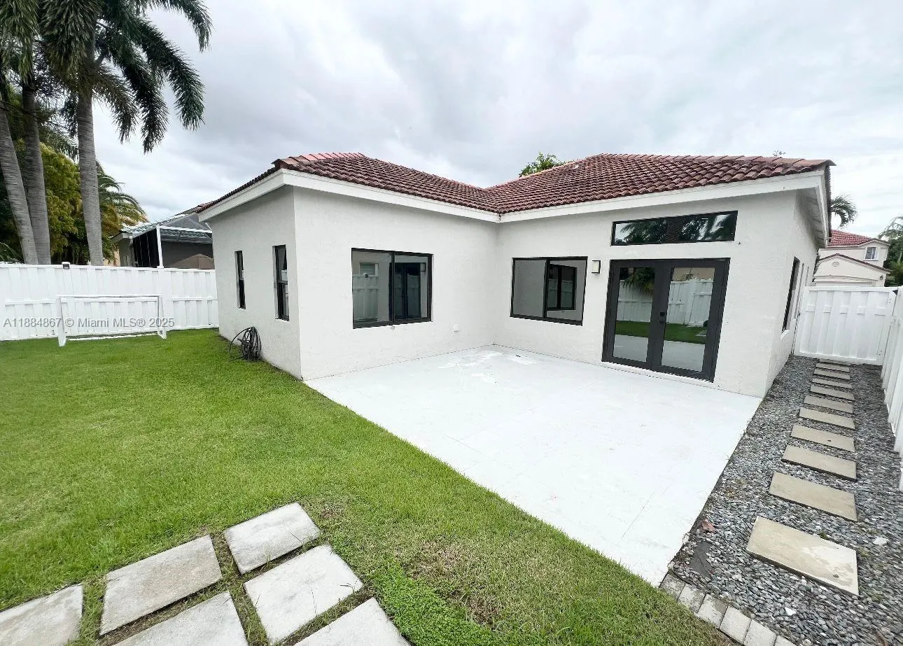 800 Tanglewood Cir