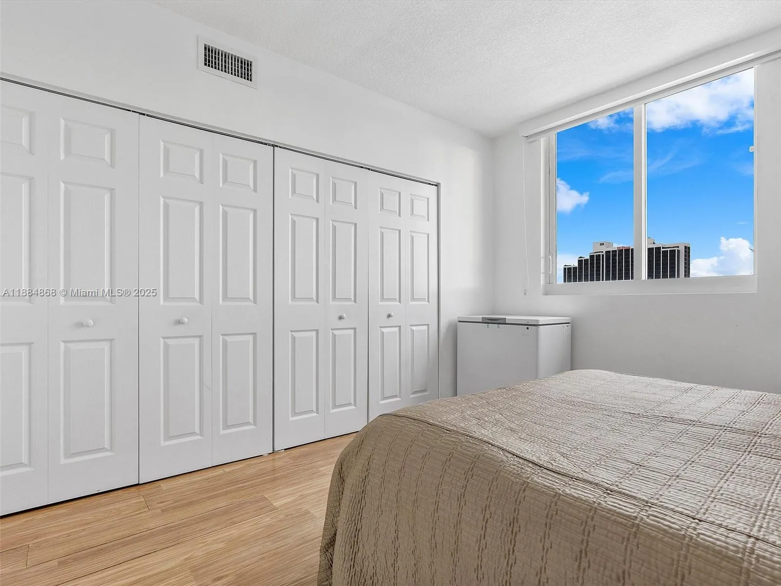 275 NE 18th St, #1705
