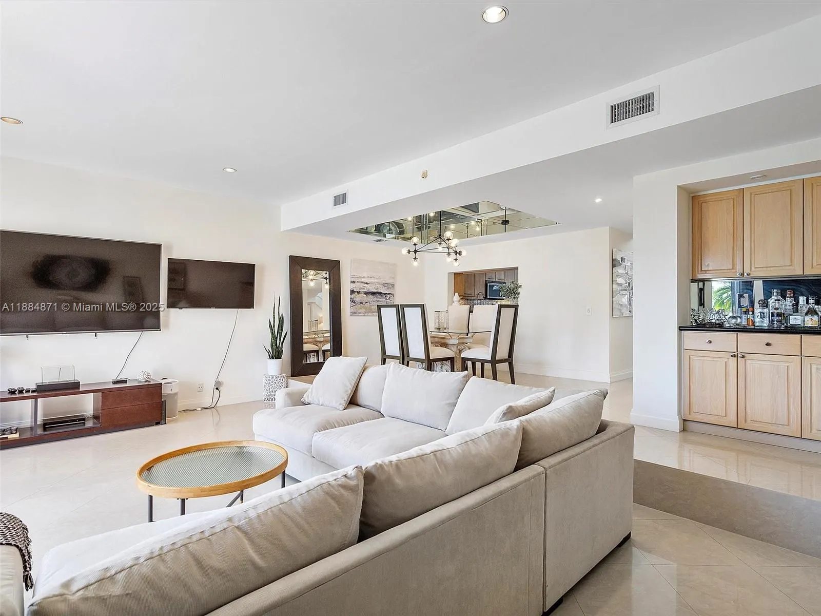 3620 Yacht Club Dr, #503