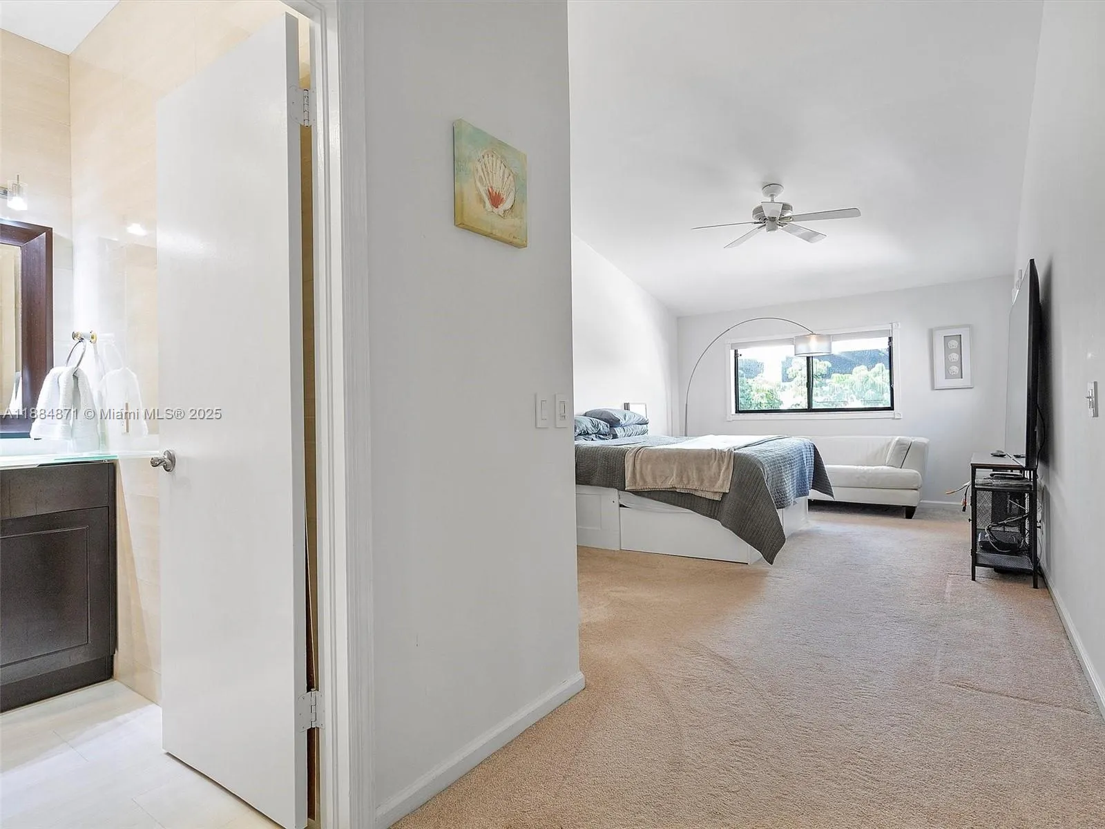 3620 Yacht Club Dr, #503