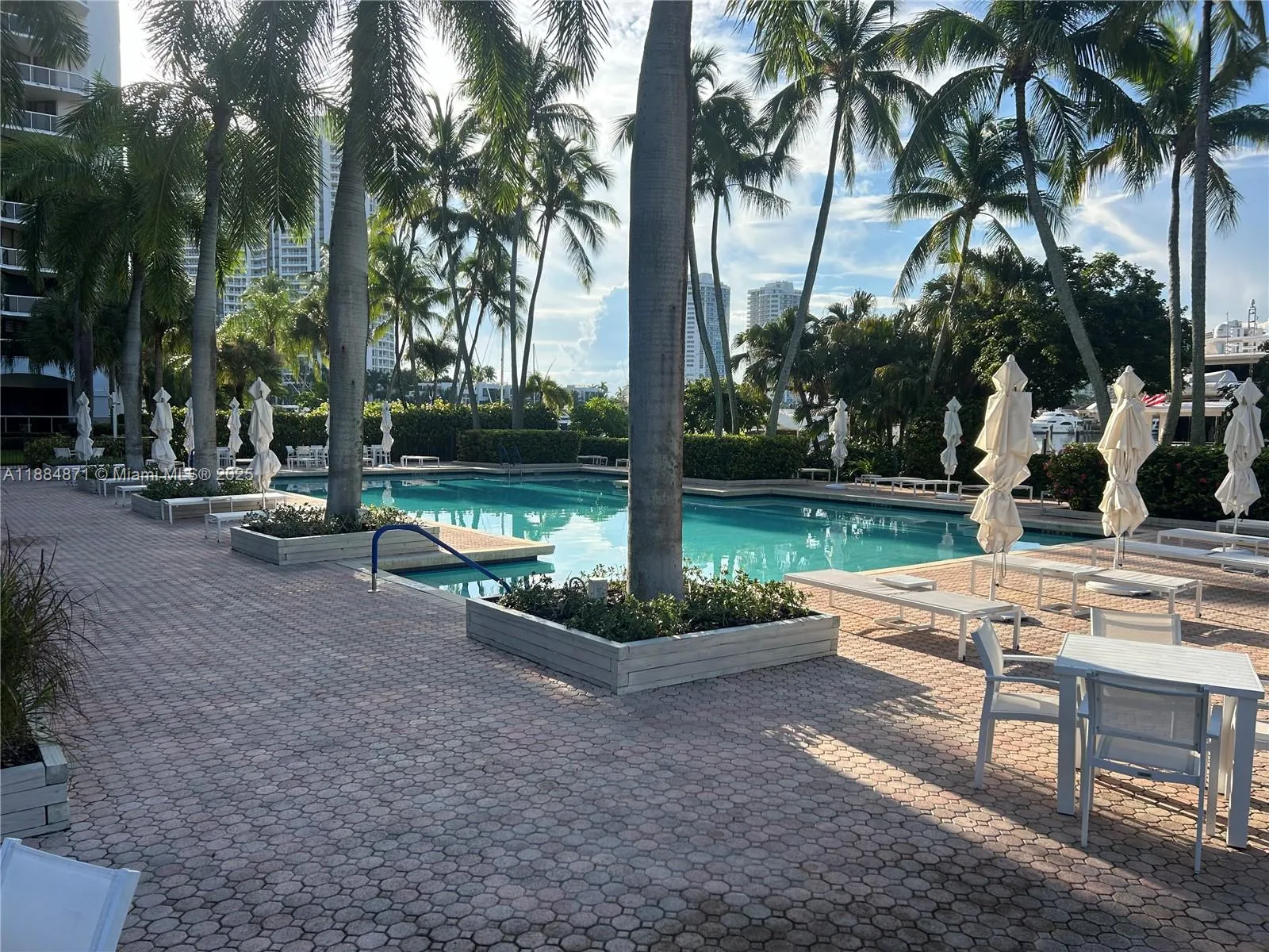 3620 Yacht Club Dr, #503