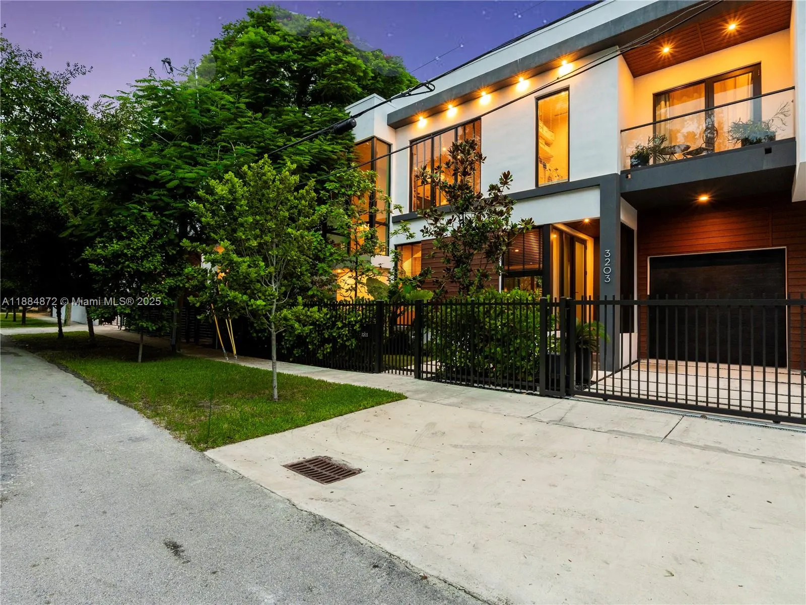 3203 Shipping Ave