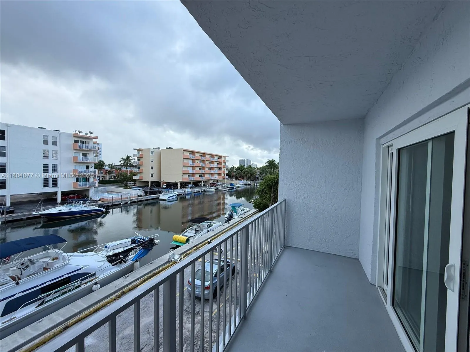 3626 NE 168th St, #304