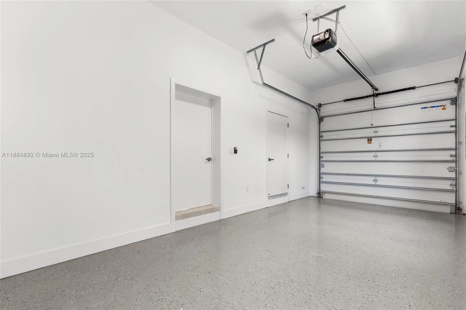 2523 Red Road