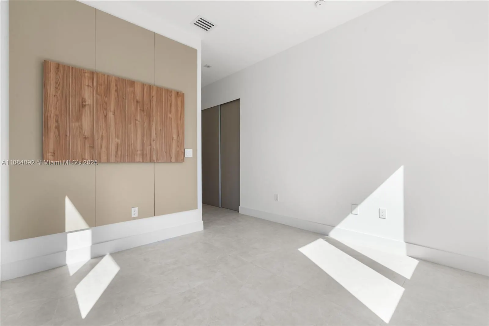 2523 Red Road