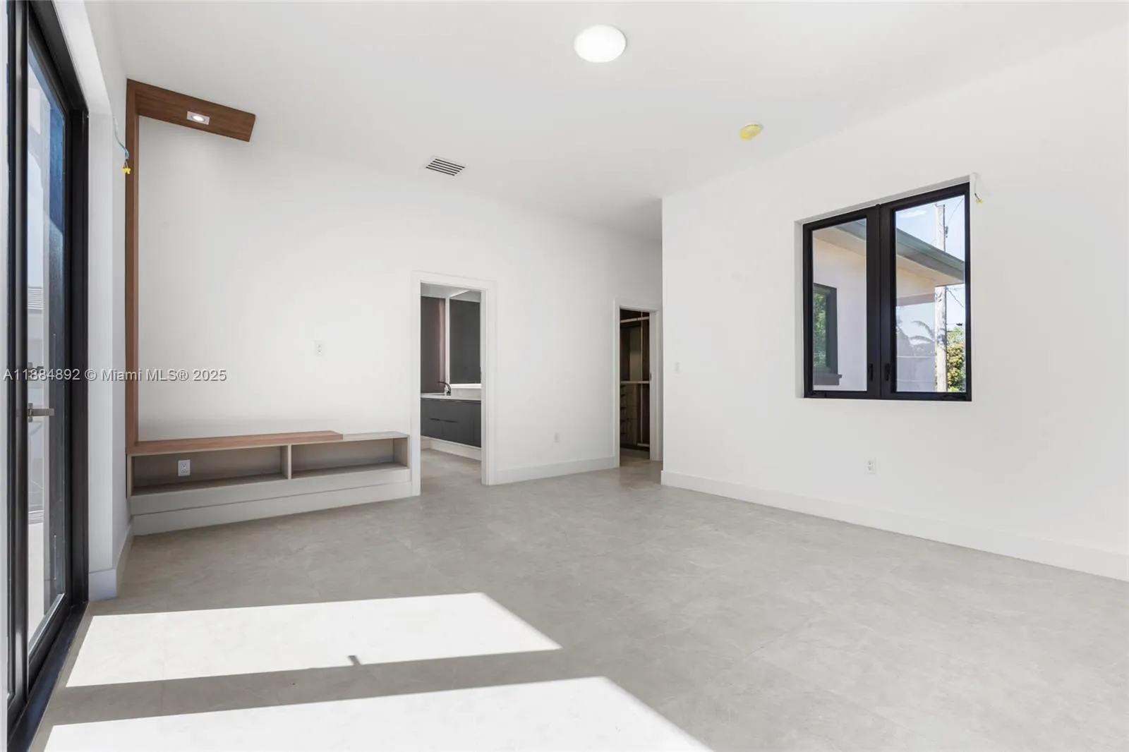 2523 Red Road