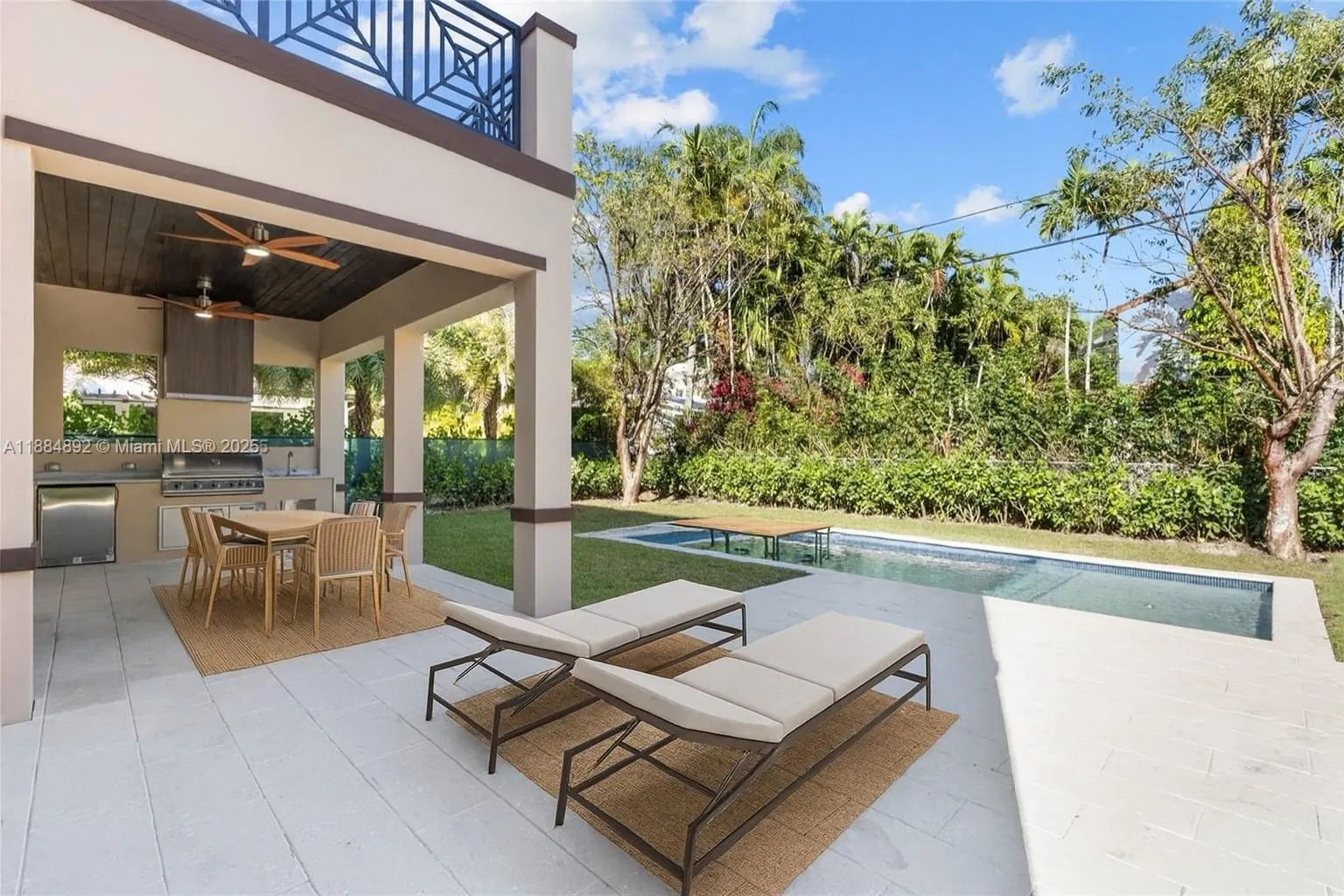2523 Red Road