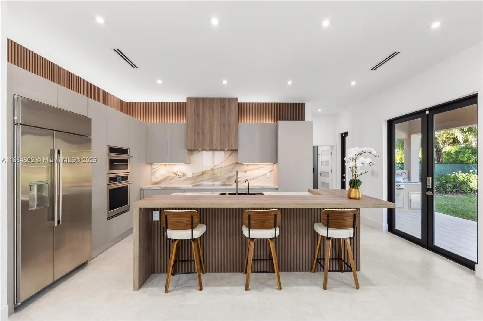 2523 Red Road