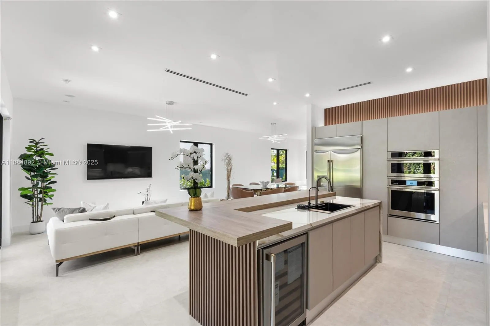2523 Red Road