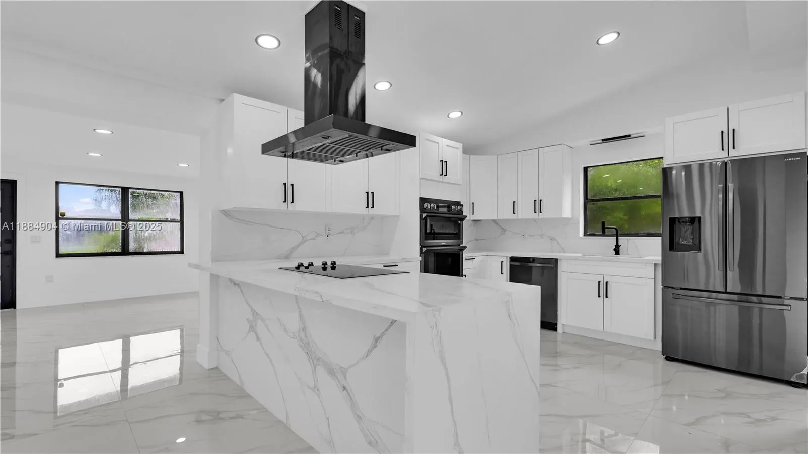 2413 Gulfstream Ln