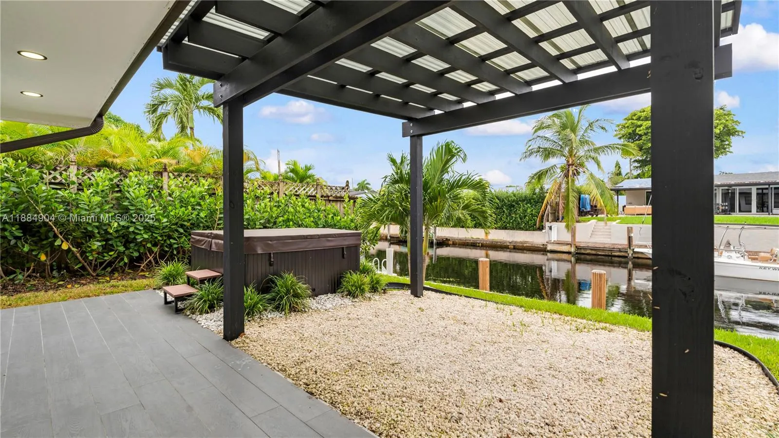 2413 Gulfstream Ln