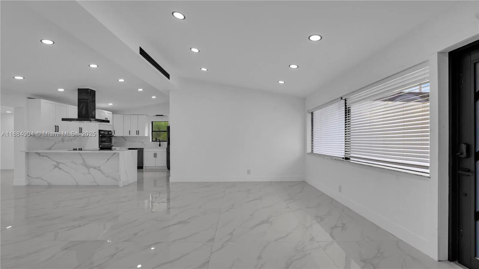 2413 Gulfstream Ln