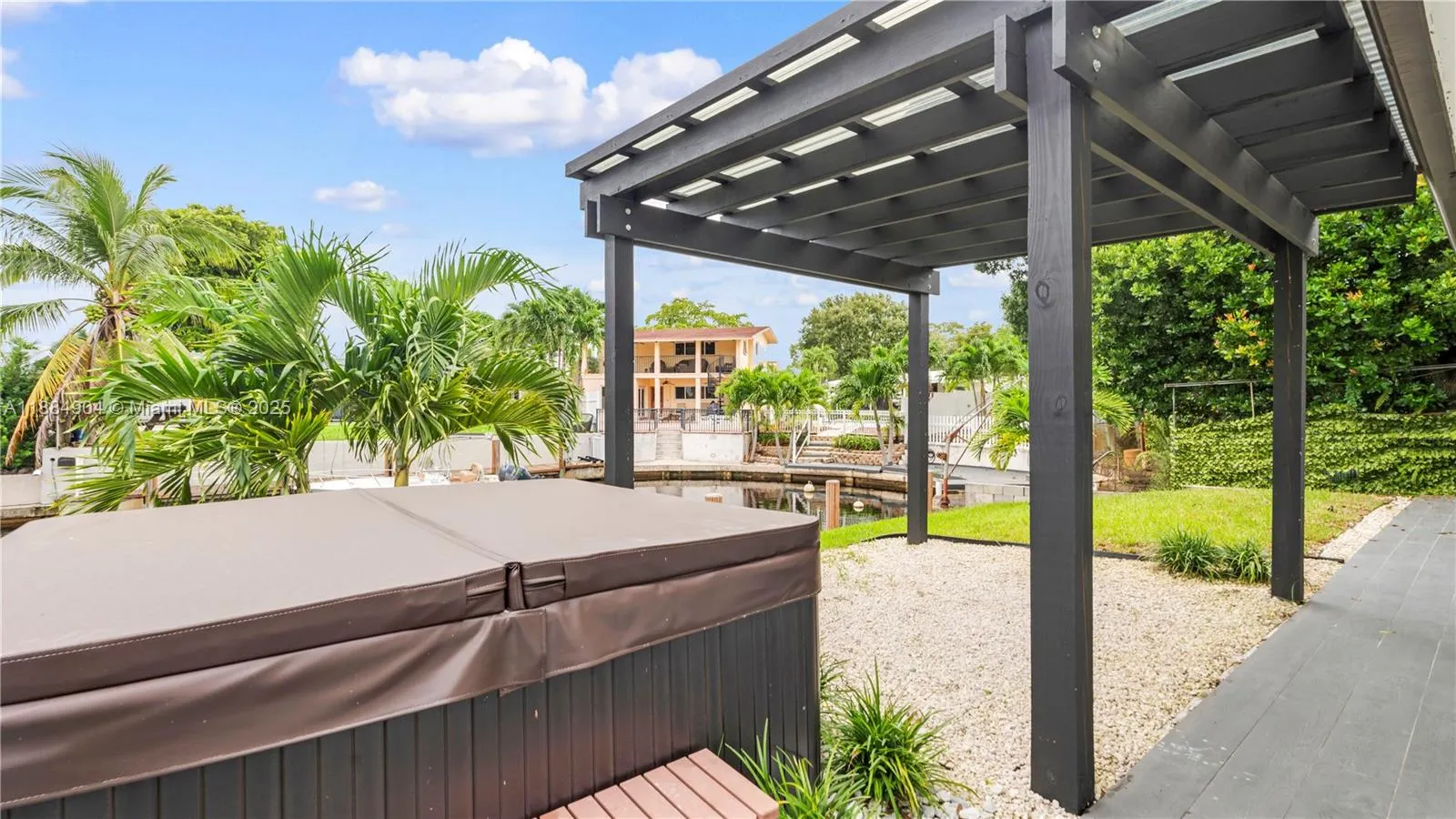 2413 Gulfstream Ln
