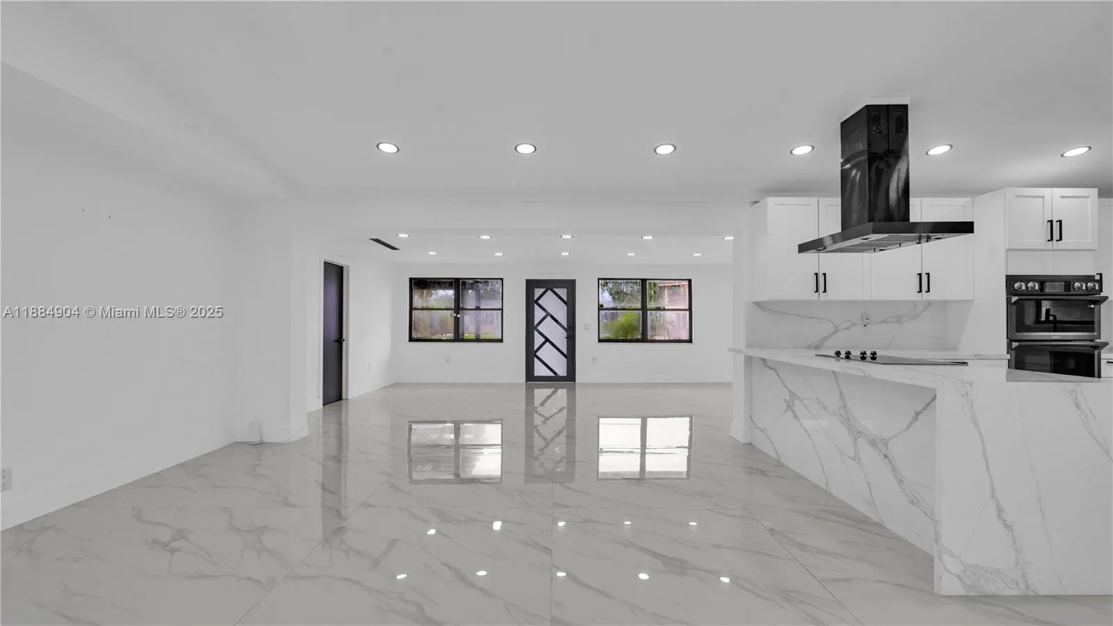 2413 Gulfstream Ln