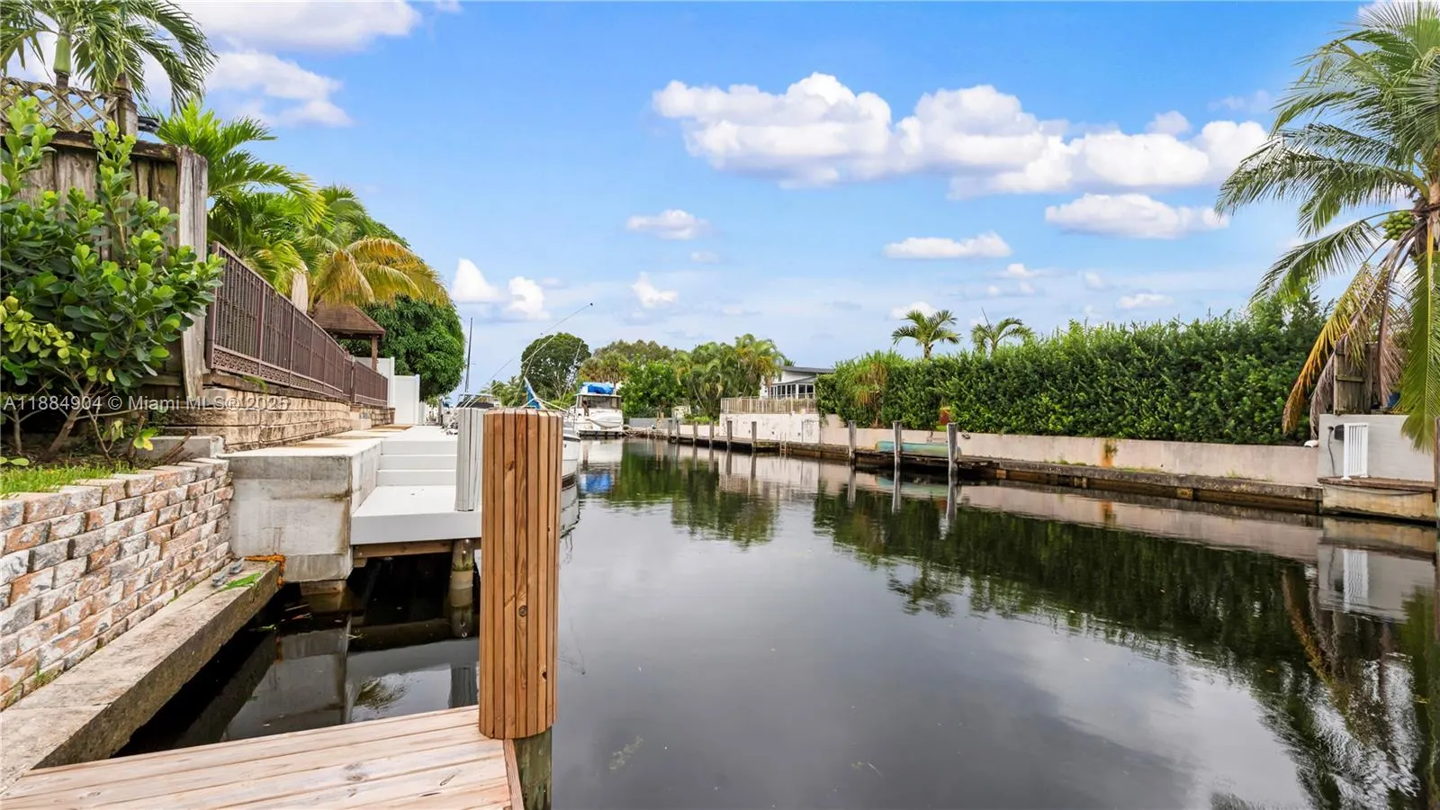 2413 Gulfstream Ln