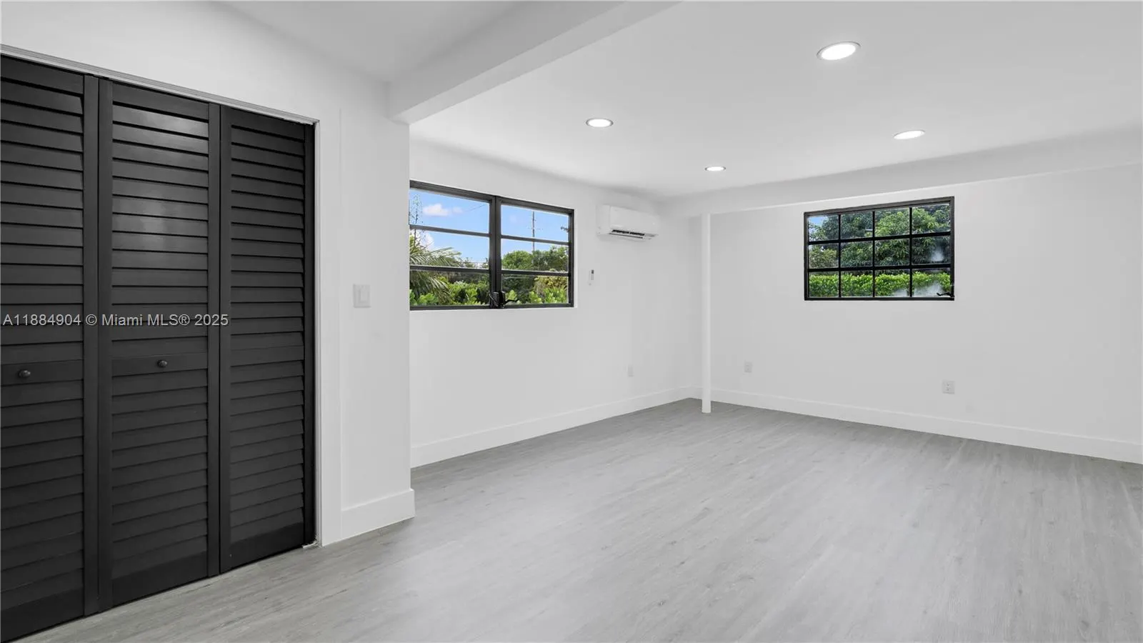 2413 Gulfstream Ln