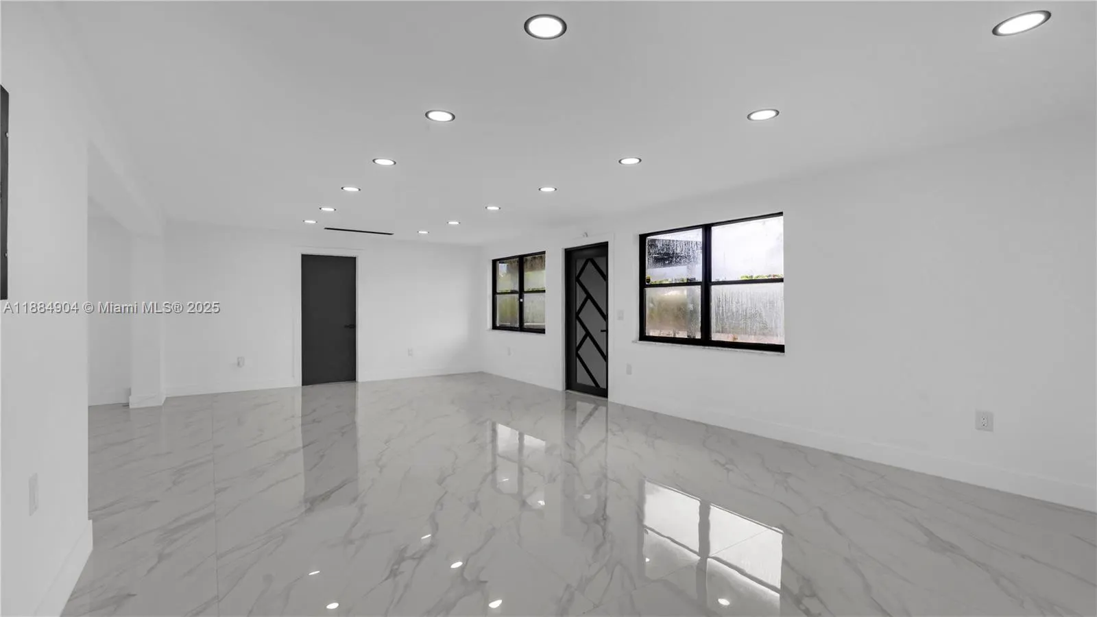 2413 Gulfstream Ln