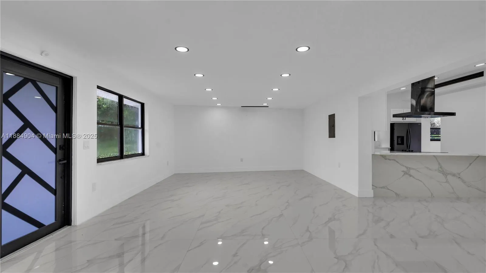 2413 Gulfstream Ln