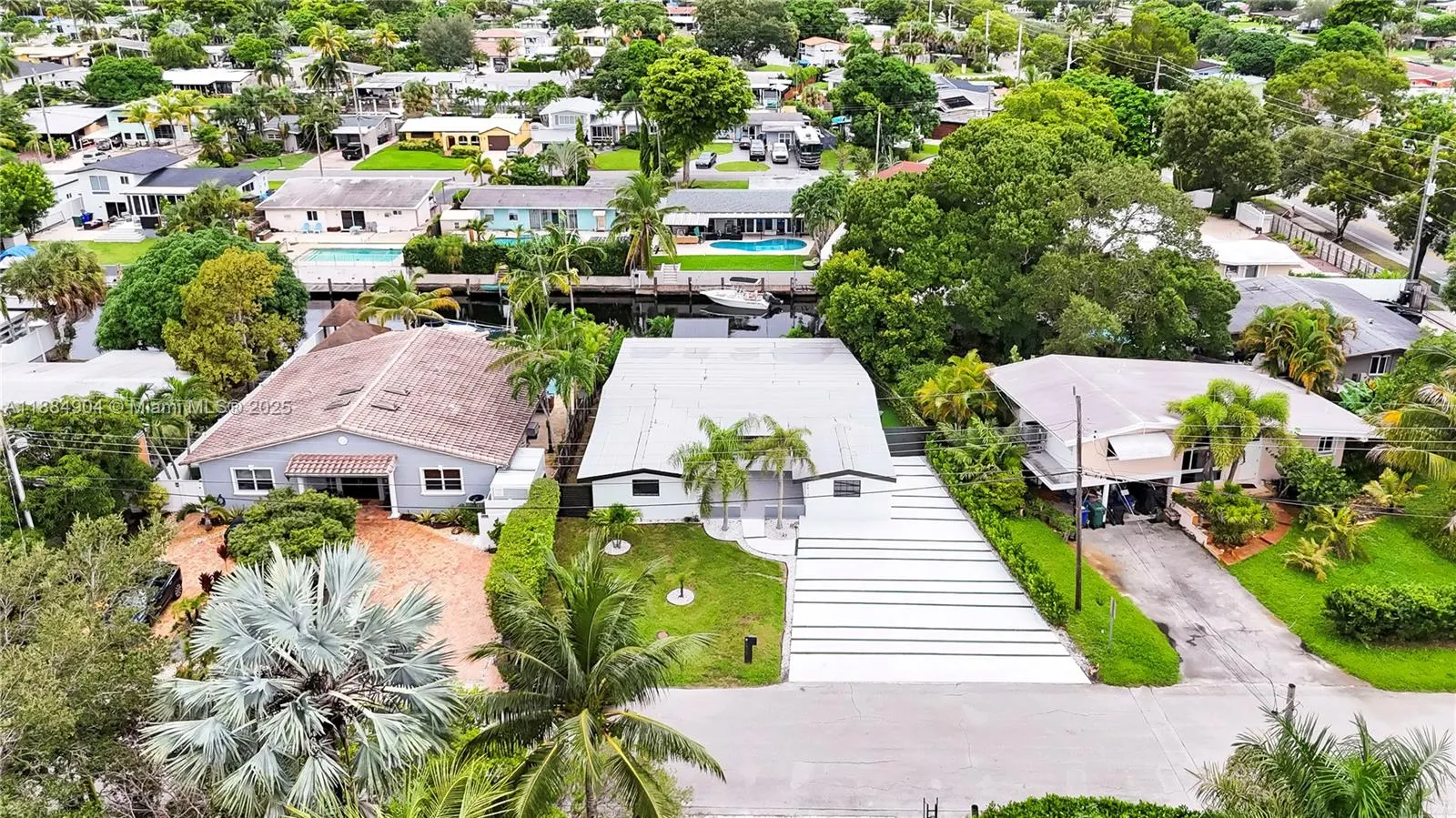 2413 Gulfstream Ln