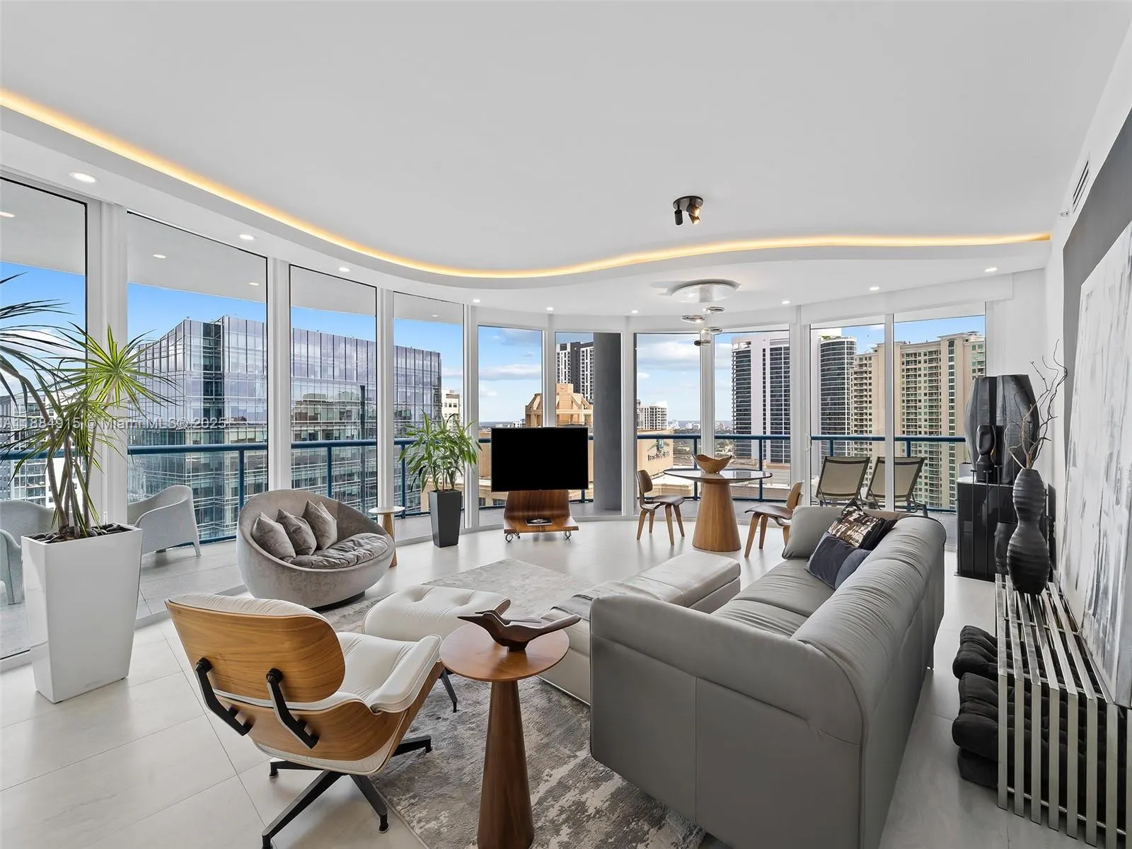 333 Las Olas Way, #2907