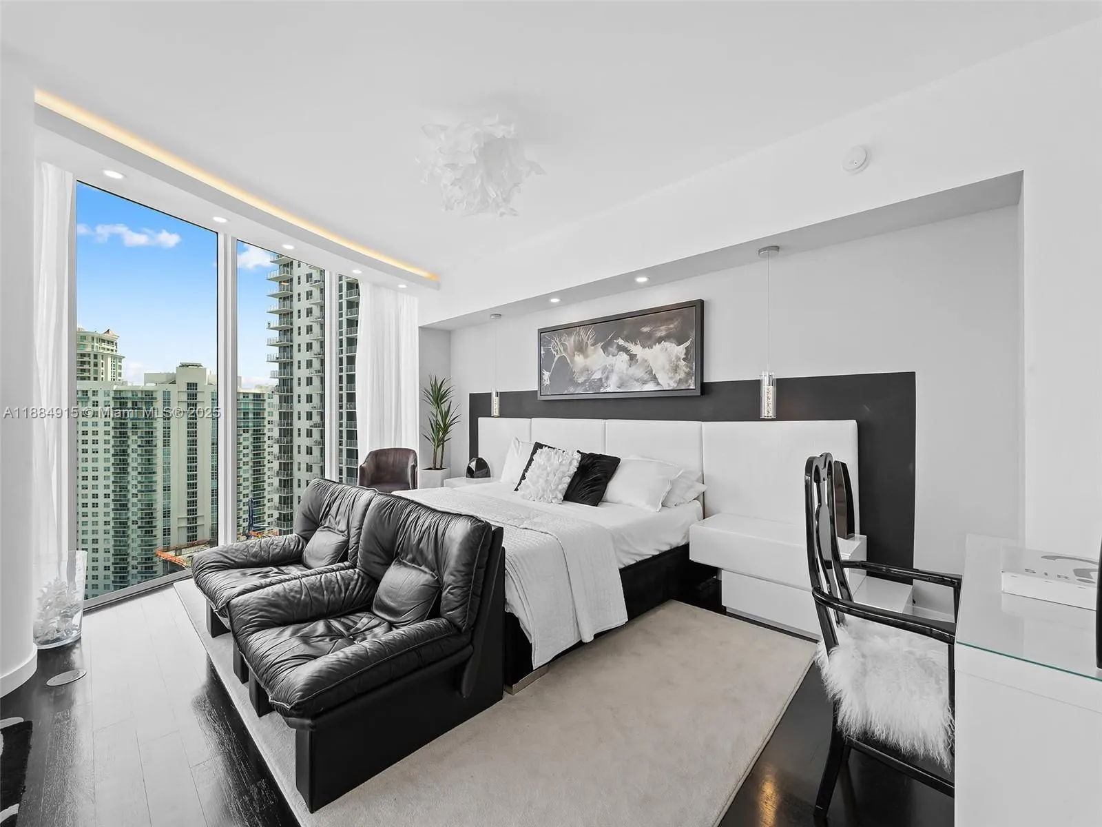 333 Las Olas Way, #2907