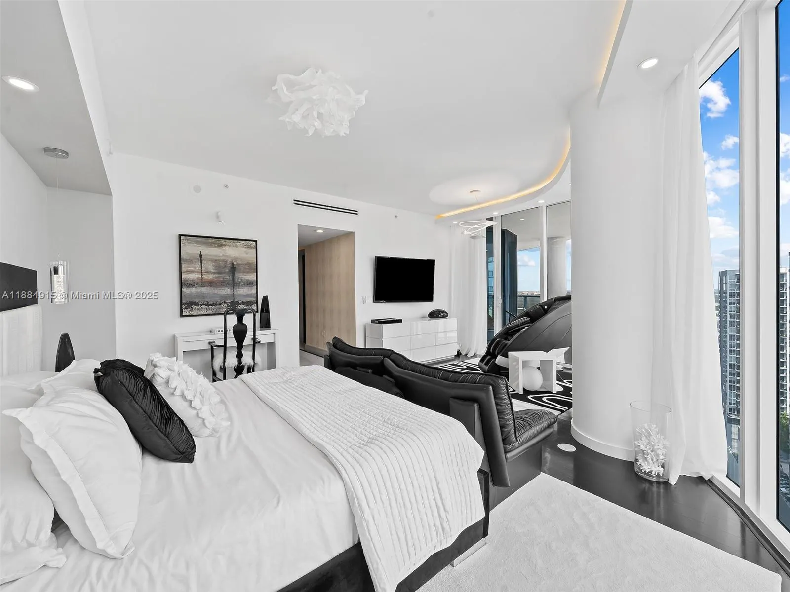 333 Las Olas Way, #2907