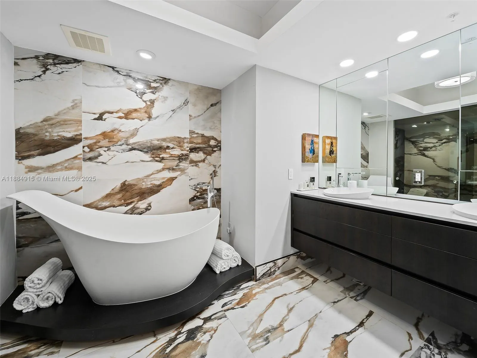 333 Las Olas Way, #2907