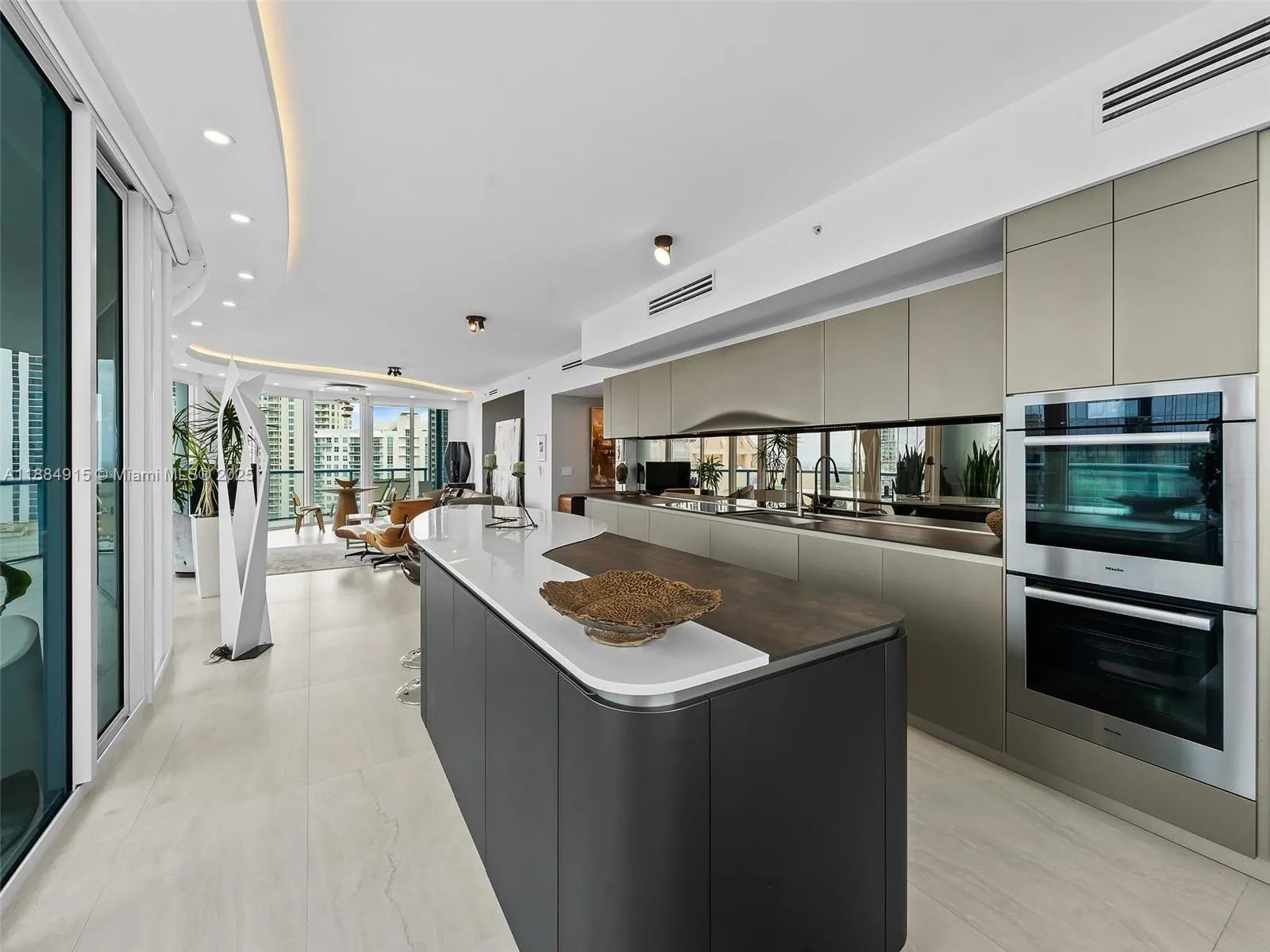 333 Las Olas Way, #2907