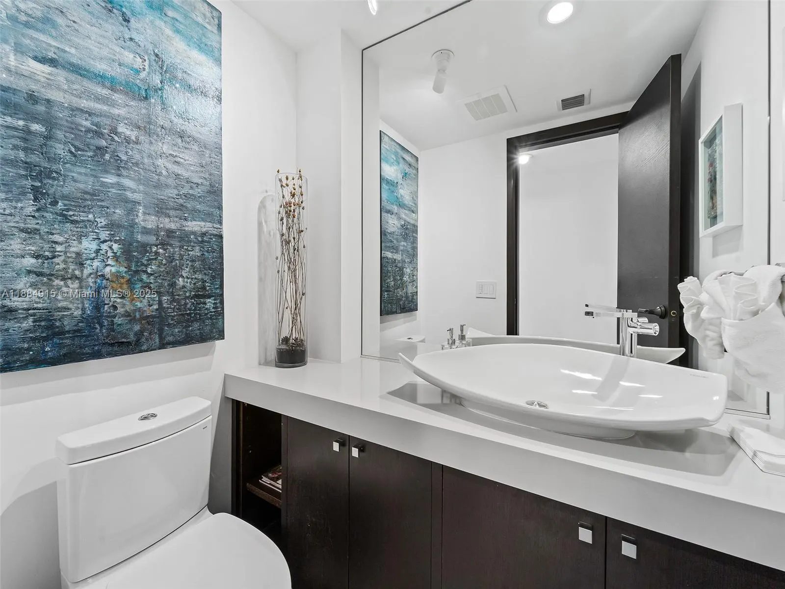 333 Las Olas Way, #2907