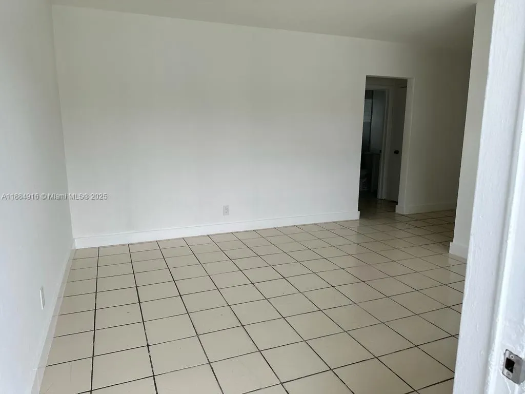 6025 Polk St, #2