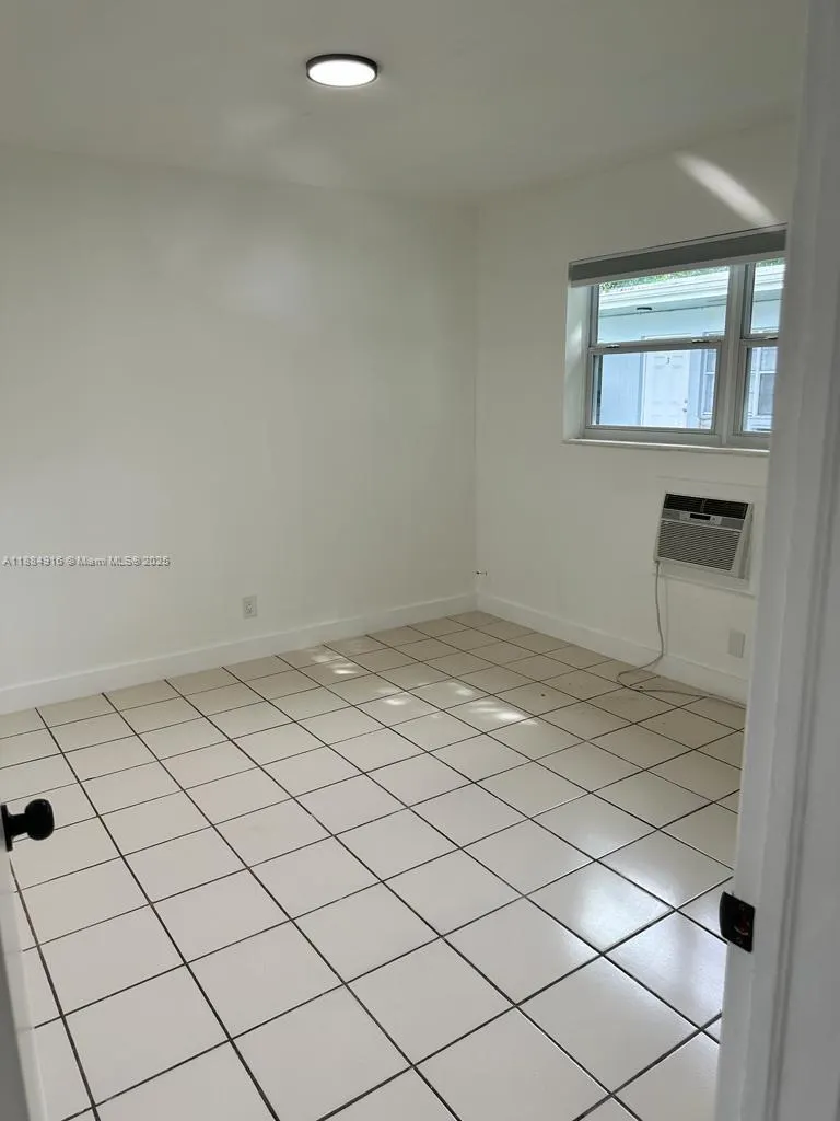 6025 Polk St, #2