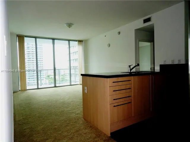 1111 SW 1 AV, #2318-N