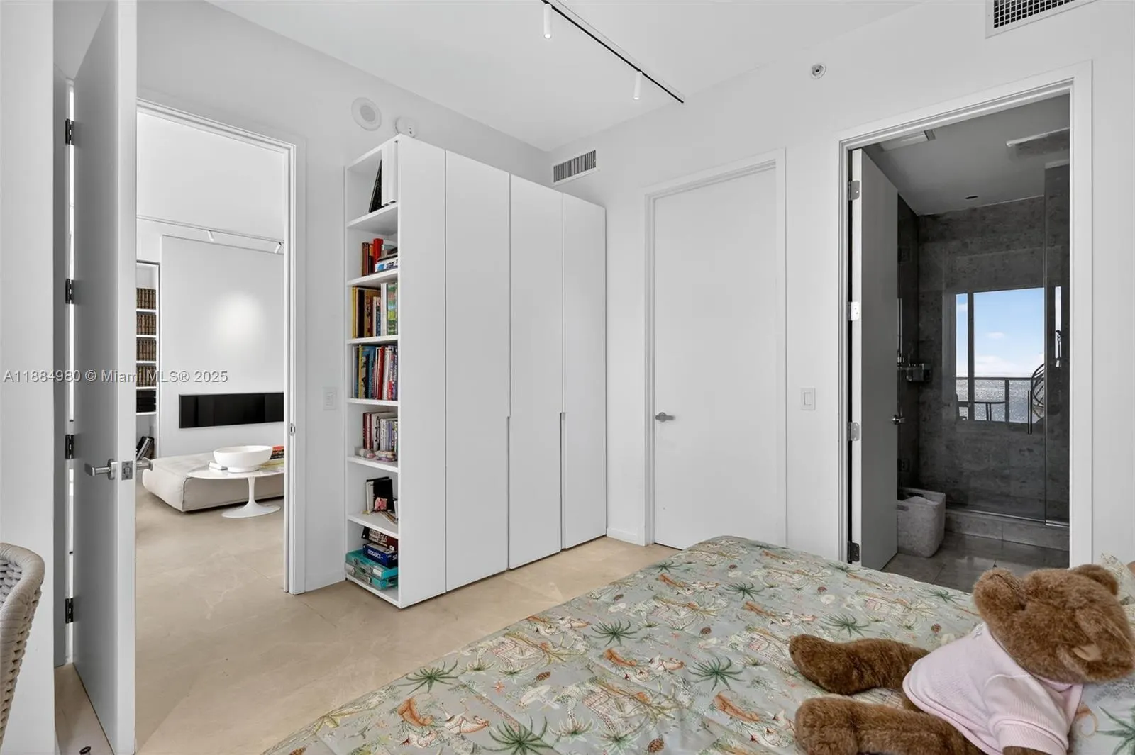 9705 Collins Ave, #802N